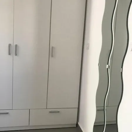 Kamara In